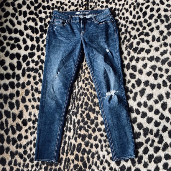 Old Navy Boyfriend distressed skinny jeans - Picture 2 of 10